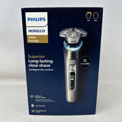 New Philips Norelco i9000 Prestige Rechargeable Wet & Dry Shaver XP9203/81