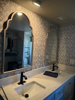 2 Big mirrors