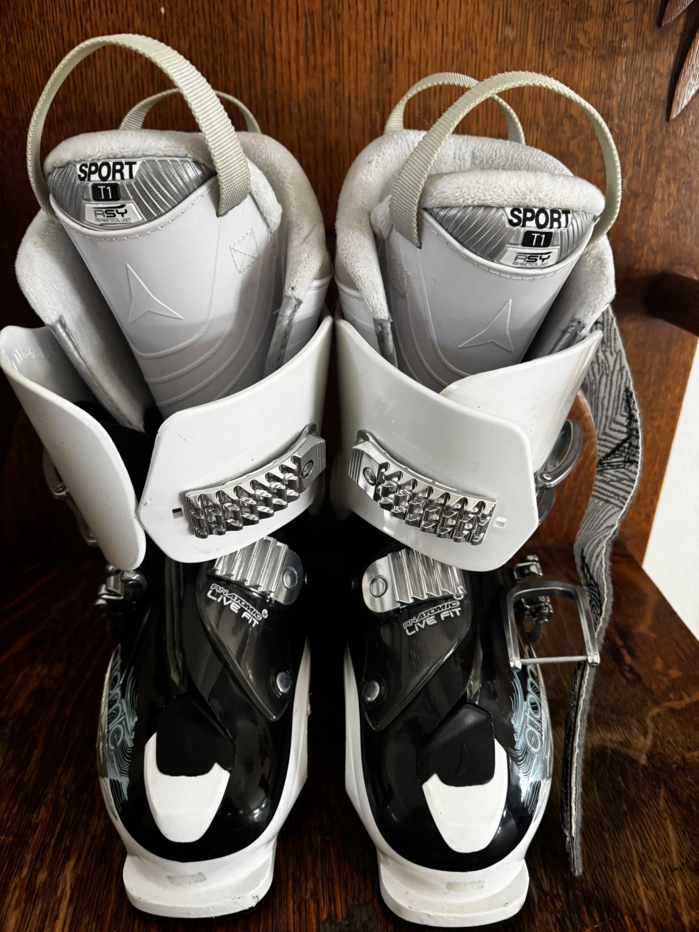 Atomic Live Fit Ski Boots Size 25 25.5