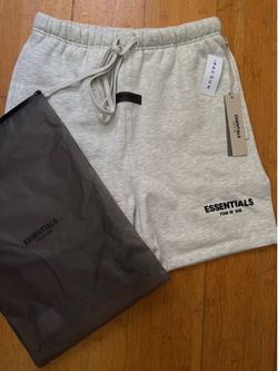 Light oatmeal essential shorts