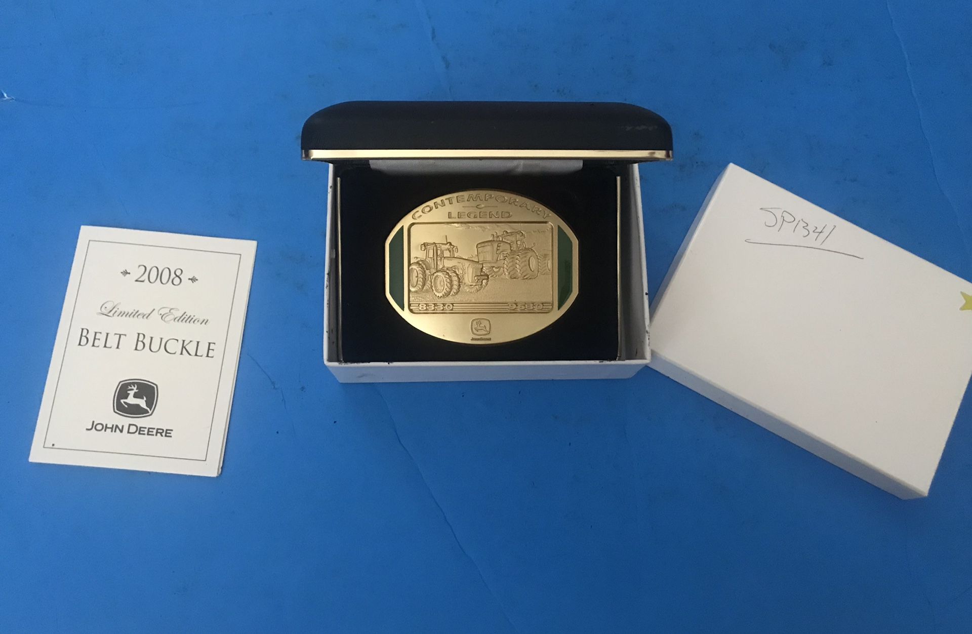 NIB JOHN DEERE 9(contact info removed) Tractor Contemporary Legend Collector Belt Buckle 2008