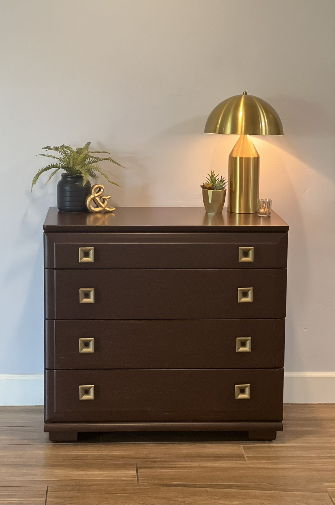 Dresser, Wood! Attractive Mid-Century Modern 4-Drawers, Chest, Coffee Bar, Buffet, Credenza, Entryway Table, Storage, TV Stand - Solid Construction!