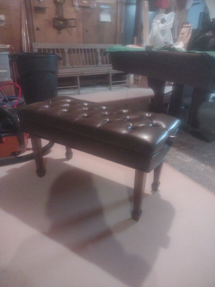 Adjustable Piano Bench