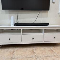 TV CONSOLE