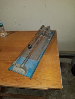 Tile cutter