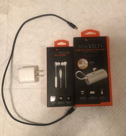 Portable Power bank USB-C Ear Buds wire & Outlet