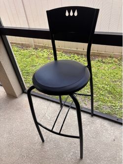 High chairs for kitchen counters   /   Sillas altas para mostradores de cocina