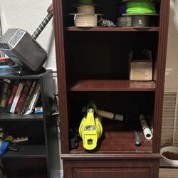 Shelf/cabinet