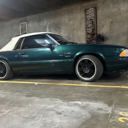 1990 Ford Mustang