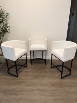 White kitchen stools NEED GONE ASAP