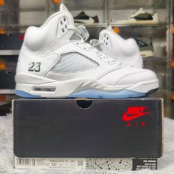 Air Jordan 5 Retro "Metallic Reimagined" (White/Black/Metallic Silver).
