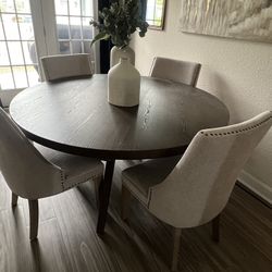 Dining Room Table And Chair Set Of 4