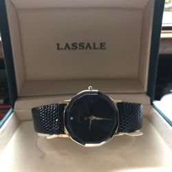 Lassale quartz in box diamond cut crystal