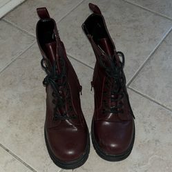 maroon/burgundy and black boots