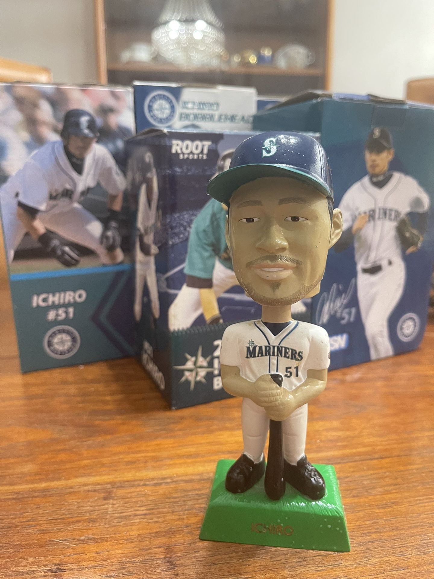 Ichiro Suzuki Bobblehead - Upper Deck Collectibles