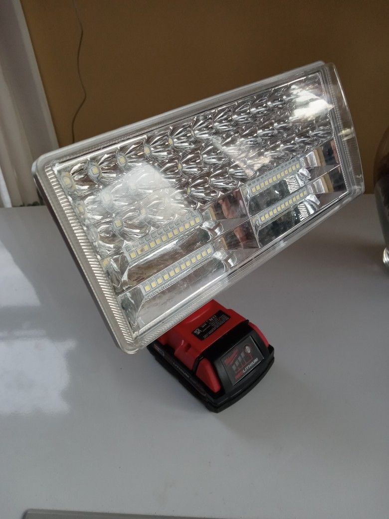 Milwaukee Spot Light