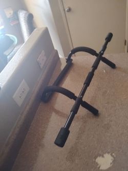 Pull up bar
