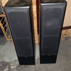Omega 30 Avance Speakers 