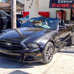 2014 Ford Mustang V6 Convertible