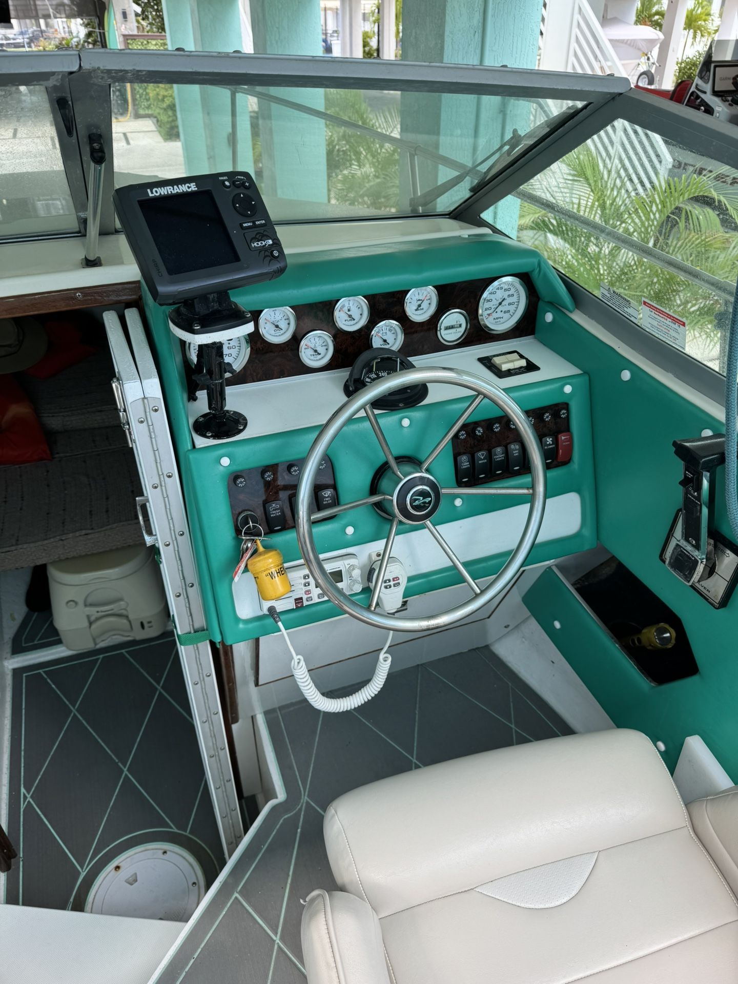 1985 Sea ray 210