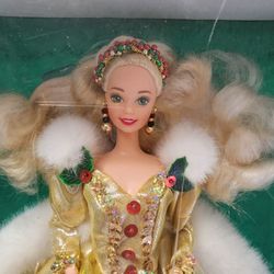 Antique  Special Edition Happy Holidays Barbie With Error