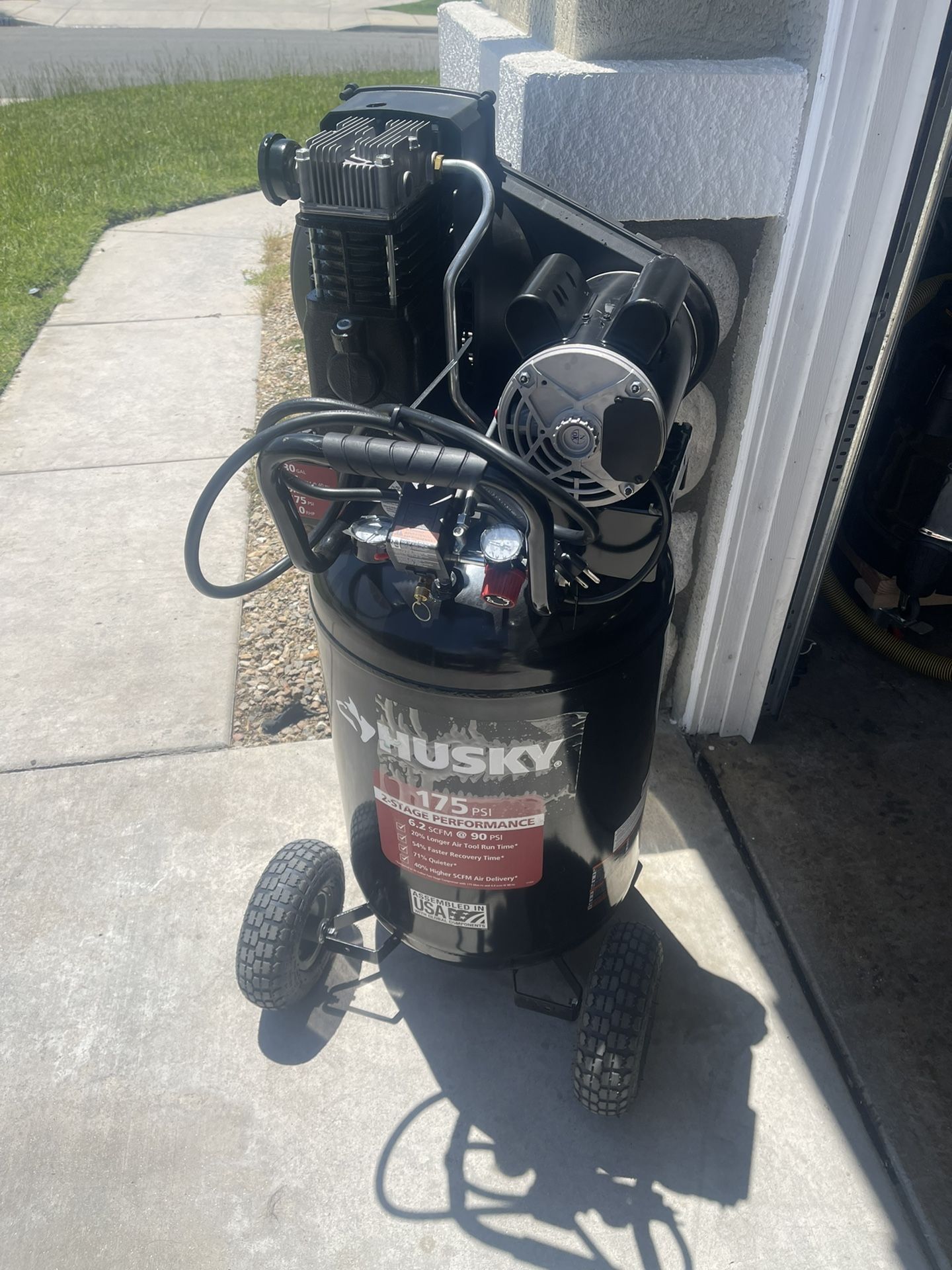 Husky 30 gallon Air Compressor Stage 2 Quiet New 