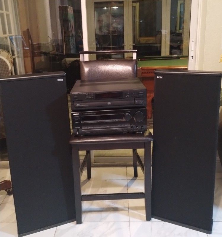 Kenwood krv8070 receiver and multi disc CD player and DCM vintage speakers