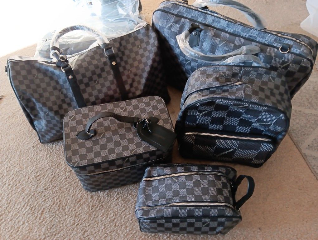 Journeyman 5 piece print light weight luggage set Blk/gray Checkered Pattern
