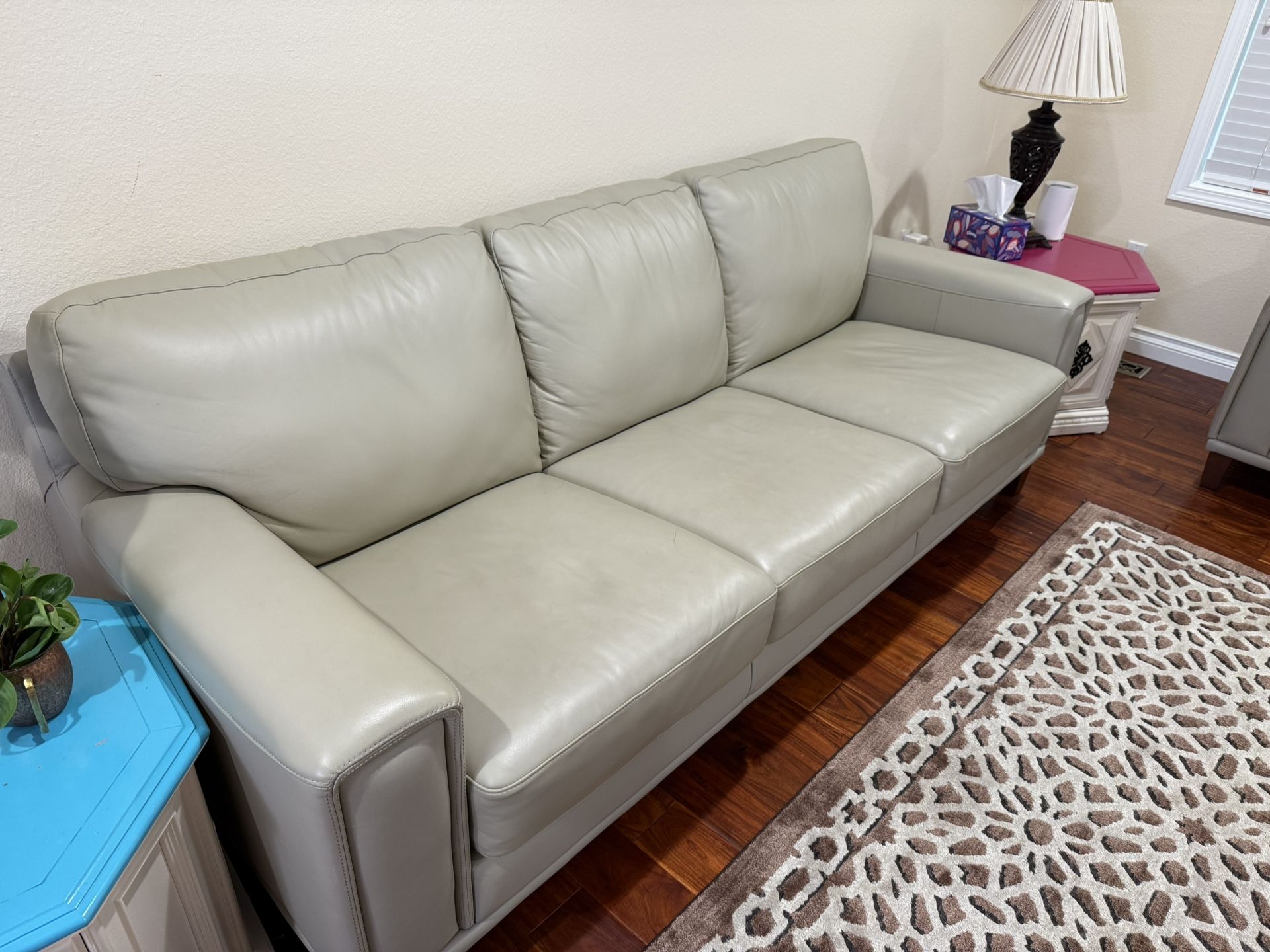 Top-Grain Leather Sofa & Loveseat Set – Down-Filled Comfort, Mint Condition