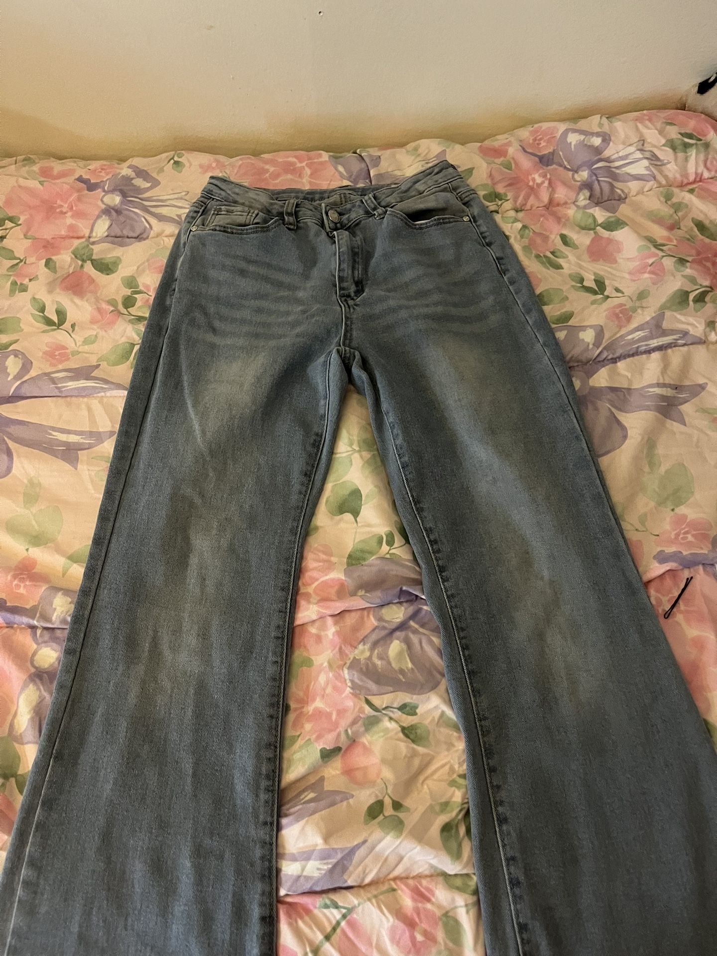 selling flared mid rise jeans!