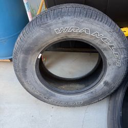 Truck tire