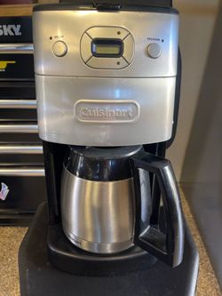 Cuisinart coffee maker with built-in grinder