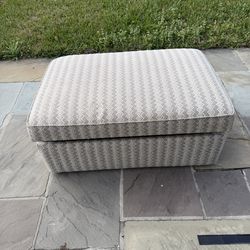 Storage ottoman