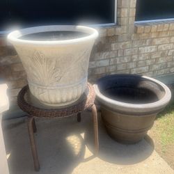 Huge pots! Any one $ 30!    Please 