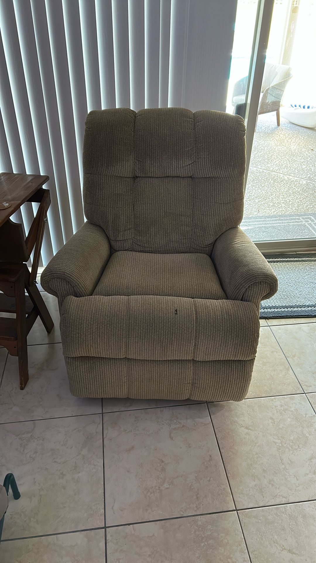 Oversize Electric Lazy Boy Recliner