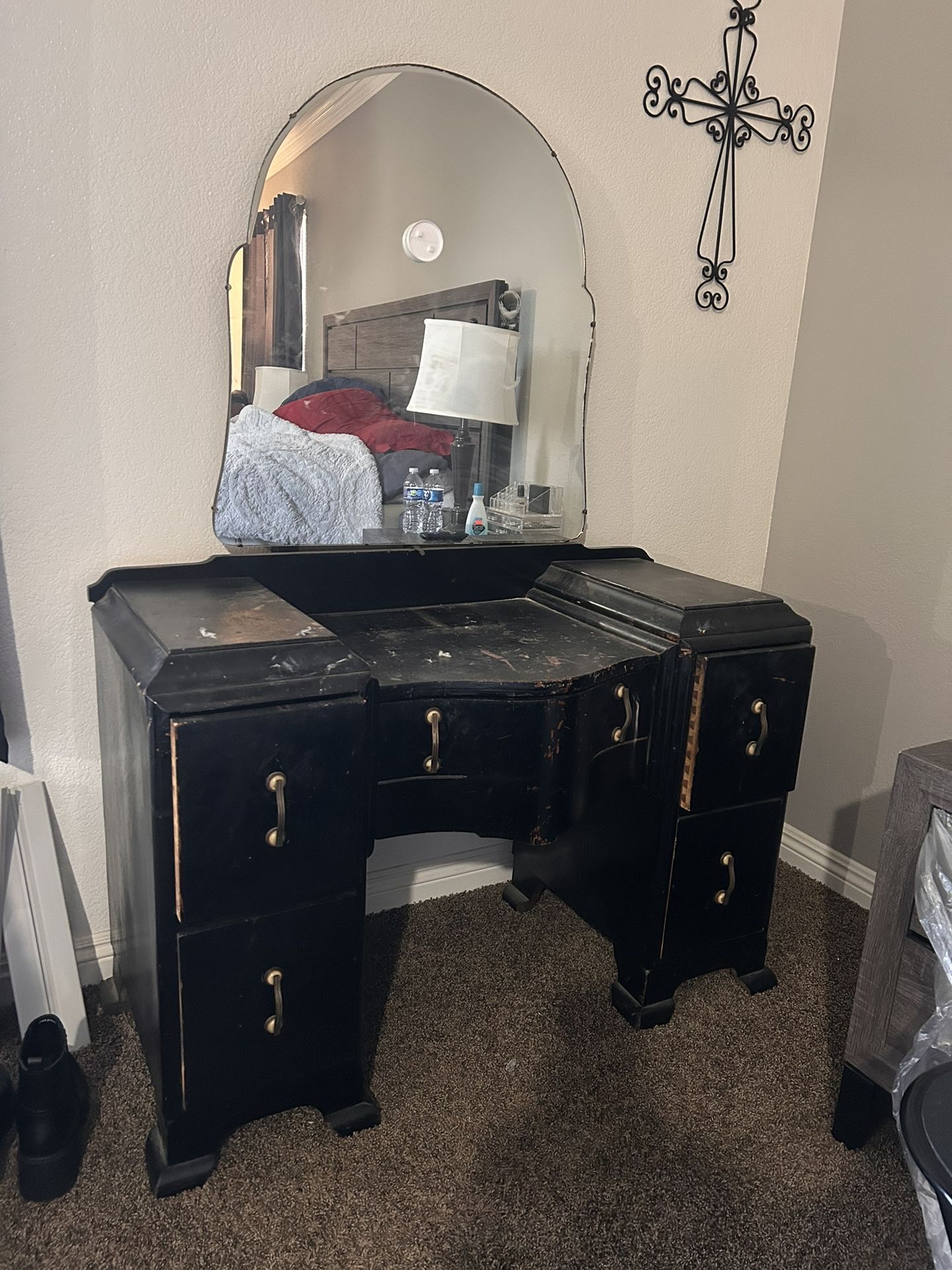 Antique Vanity With Mirror 