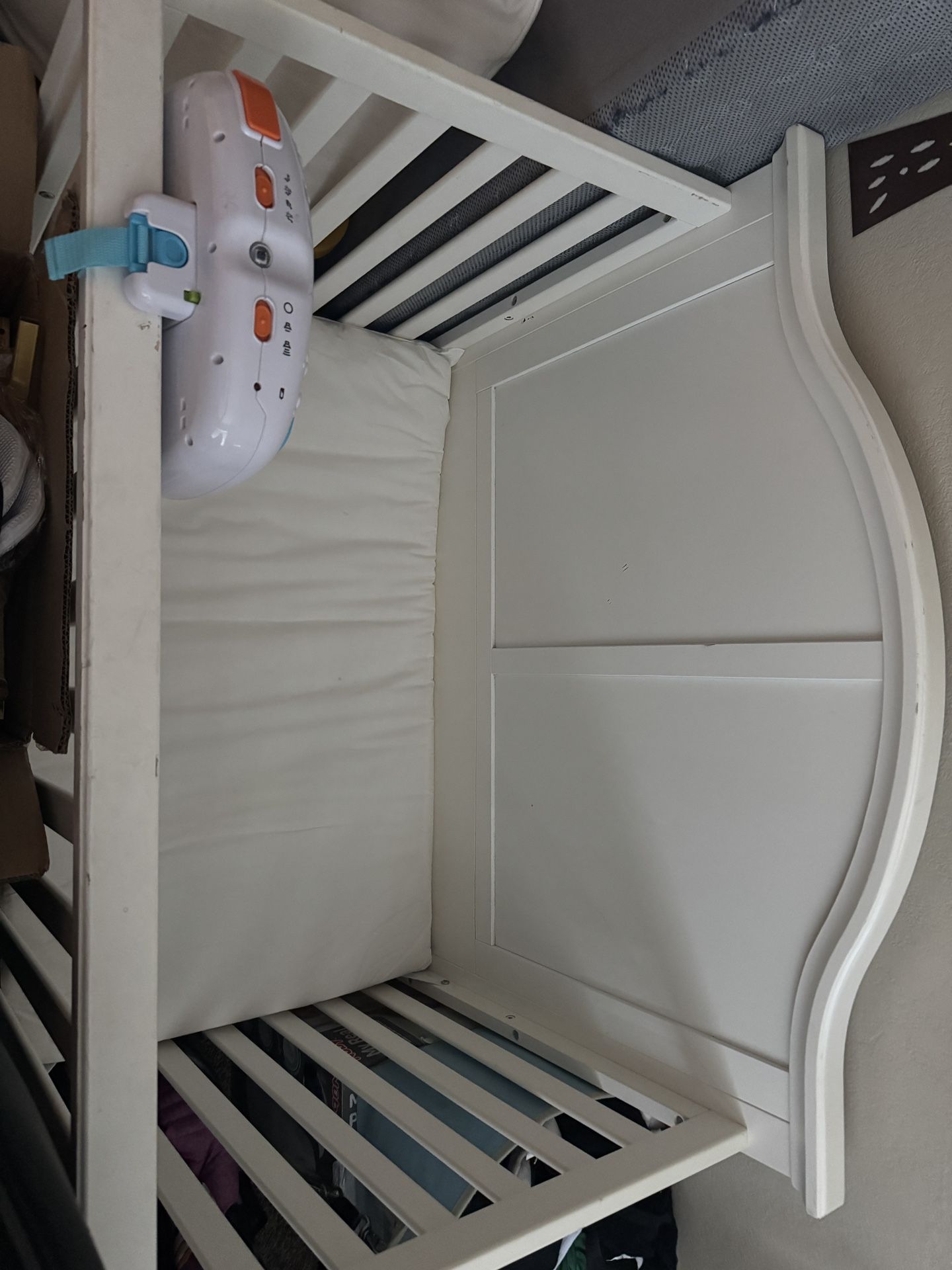 Crib And Infant Car seat