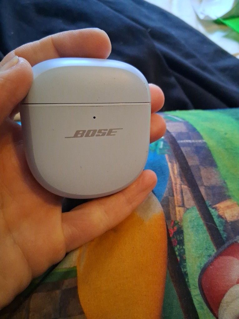 BOSE NOICE CANCELLATION EARBUDS