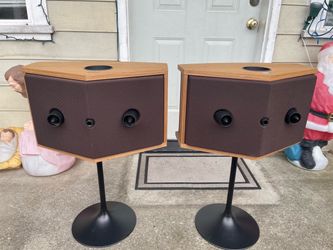 Bose 901 series VI including equalizer & tulips stands  speakers