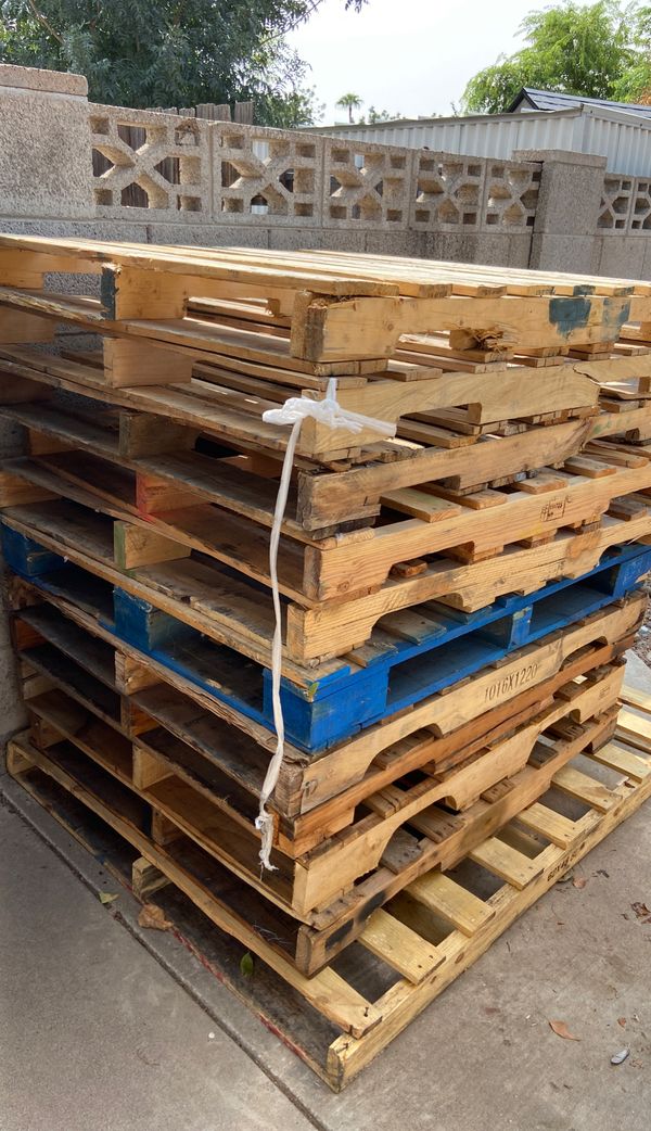 Free Pallets Must Take All First Come First Serve For Sale In 