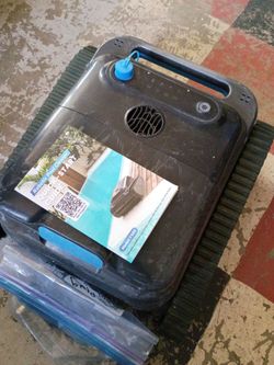 Robotic pool cleaner Y50S