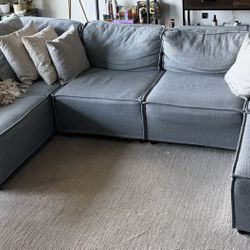 MODULAR SECTIONAL COUCH