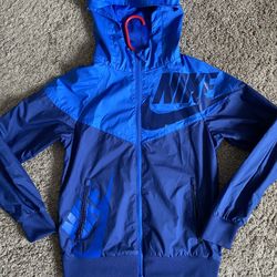 Nice rain jacket Size S  Kids 🖤The brand  Is  Nike