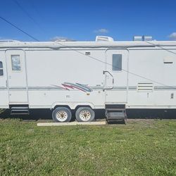 Cross Roads 30 Ft Trailer