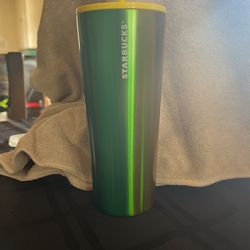 STARBUCKS CUPS 