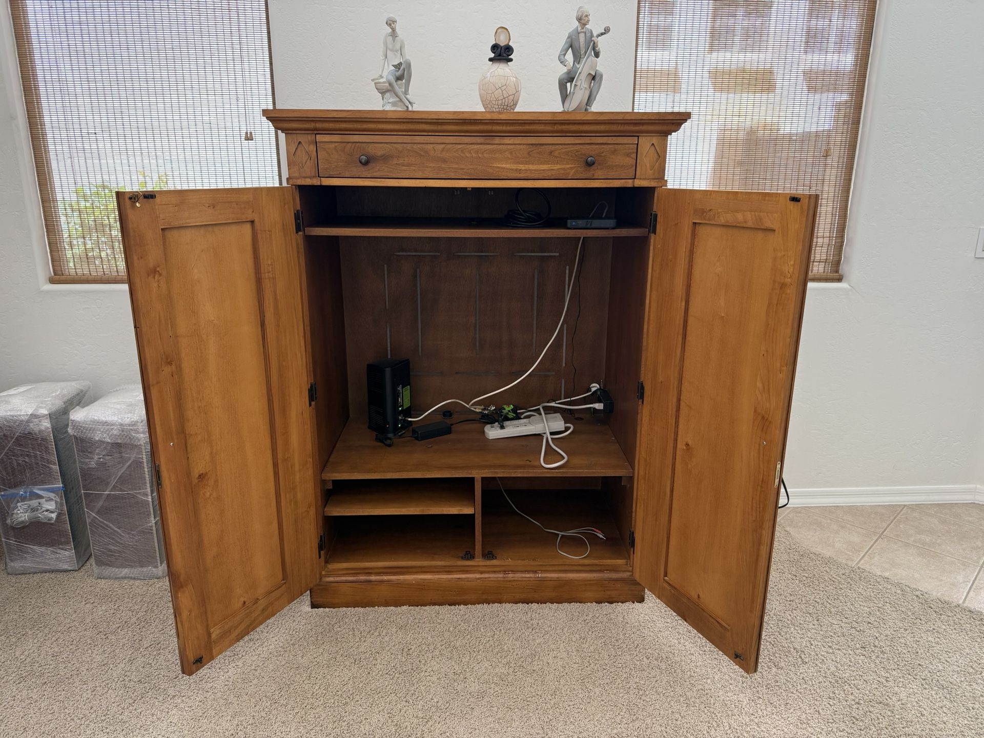 Beautiful Solid Wood Cabinet In Pristine Condition