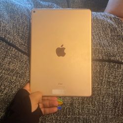 Apple iPad - Looking To Sell Fast