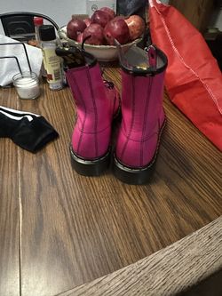 De. Marten’s Size 8