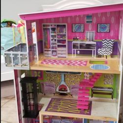 Beautiful Dollhouse 