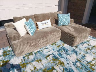 L shaped Sectional Couch